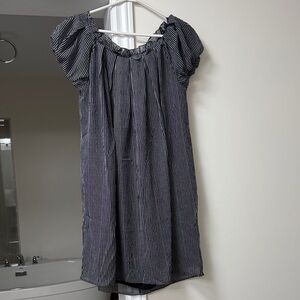 Max Studio Black and White Patterned Dress，oversized style